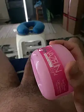 hardboii00 online show from 04/11/26, 09:30