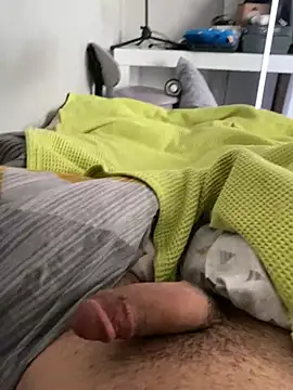 hardboii00 online show from 04/16/26, 04:13