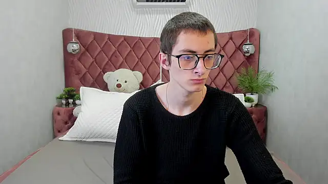 RonBevs online show from 04/15/26, 07:58