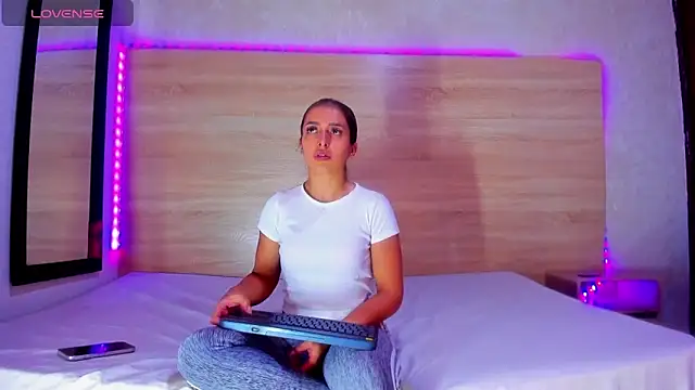 ambarvioletcm online show from 03/23/26, 03:16