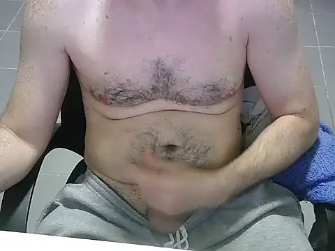 Snapshot of ManVerySexual chatting on 06/06/26, 07:40 ManVerySexual online show from 06/06/26, 07:40