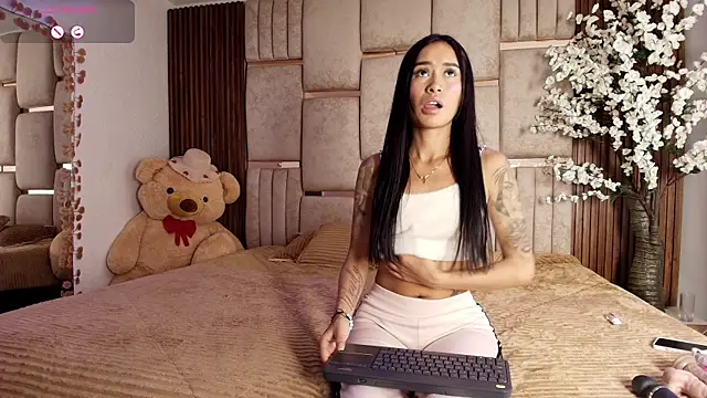 Zoe- -din online show from 05/21/26, 03:35