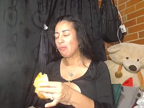 Snapshot of Alexandrina chatting on 01/11/25, 12:01 Alexandrina online show from 01/11/25, 12:01