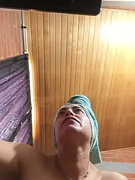 Snapshot of Alexandrina chatting on 11/12/25, 01:44 Alexandrina online show from 11/12/25, 01:44