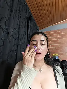 Snapshot of Alexandrina chatting on 11/19/25, 10:37 Alexandrina online show from 11/19/25, 10:37