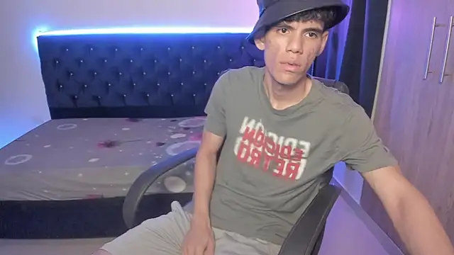 Josy 11 online show from 04/13/26, 10:59