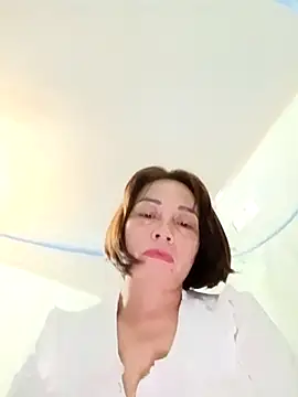 Snapshot of Lyly22x chatting on 03/31/26, 10:32 Lyly22x online show from 03/31/26, 10:32