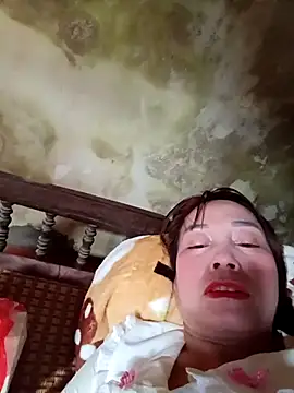 Snapshot of Lyly22x chatting on 04/03/26, 01:58 Lyly22x online show from 04/03/26, 01:58