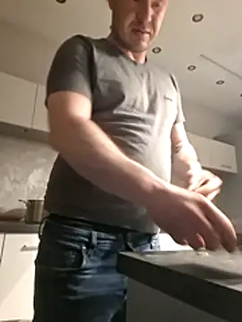 Snapshot of AgaiJa42 chatting on 04/15/26, 09:37 AgaiJa42 online show from 04/15/26, 09:37