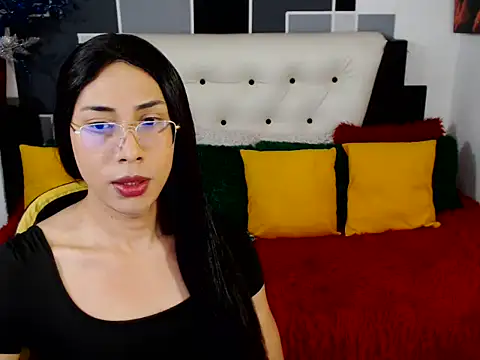 Snapshot of alise_capell chatting on 04/15/26, 01:18 alise capell online show from 04/15/26, 01:18