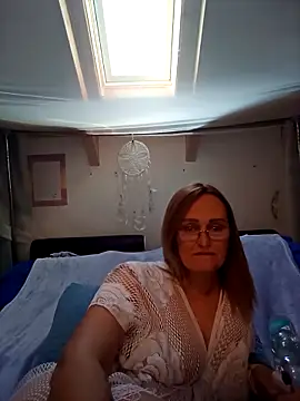 roxy 74 online show from 04/15/26, 08:54