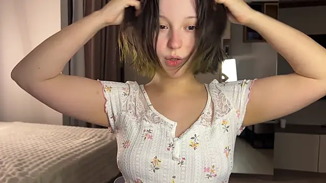 emilyy xoxo online show from 04/15/26, 11:50