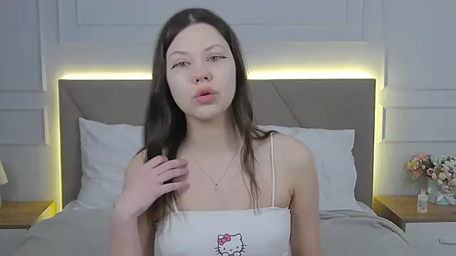 Snapshot of Sophie_Rays chatting on 04/05/26, 04:09 Sophie Rays online show from 04/05/26, 04:09