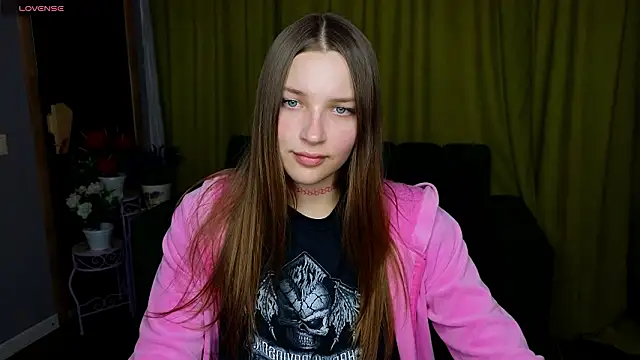 Snapshot of DariaAngels chatting on 03/14/26, 12:43 DariaAngels online show from 03/14/26, 12:43