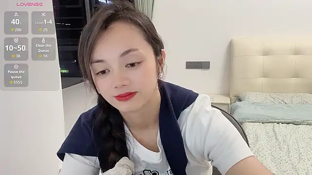 Snapshot of Winnie-g chatting on 04/11/26, 12:31 Winnie-g online show from 04/11/26, 12:31