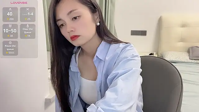 Snapshot of Winnie-g chatting on 04/15/26, 12:12 Winnie-g online show from 04/15/26, 12:12