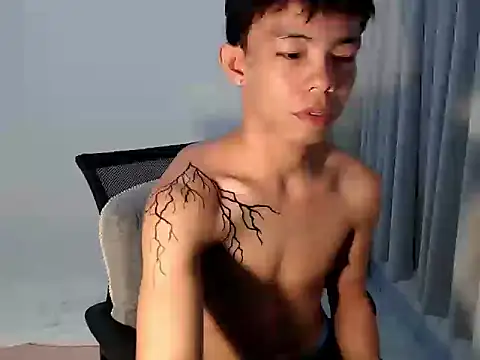 hottasianboy online show from 05/14/26, 10:55