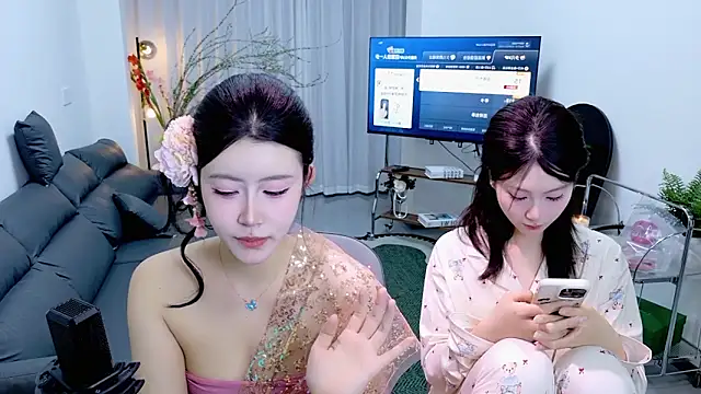 Snapshot of Summerbaby-001 chatting on 03/12/26, 12:55 Summerbaby-001 online show from 03/12/26, 12:55