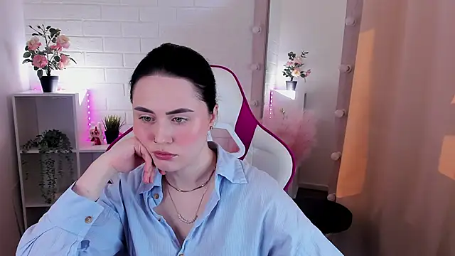 NoraLumi online show from 04/21/26, 06:41