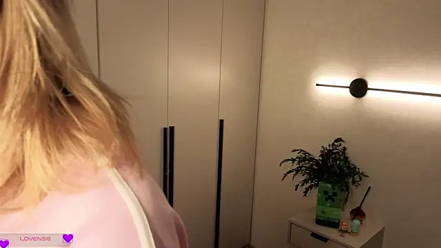 AureliaAngel online show from 04/08/26, 03:39