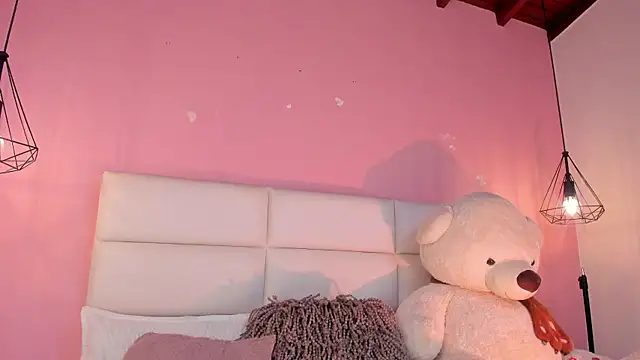 KarolyneLune online show from 05/27/26, 01:57