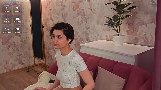 Luna Williams  online show from 04/11/26, 07:45