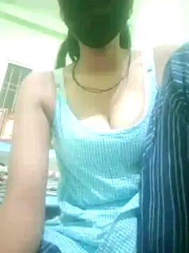 Snapshot of nidhiyadav00 chatting on 04/17/26, 06:11 nidhiyadav00 online show from 04/17/26, 06:11
