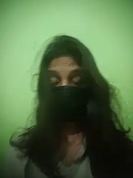 Snapshot of nidhiyadav00 chatting on 05/27/26, 05:32 nidhiyadav00 online show from 05/27/26, 05:32