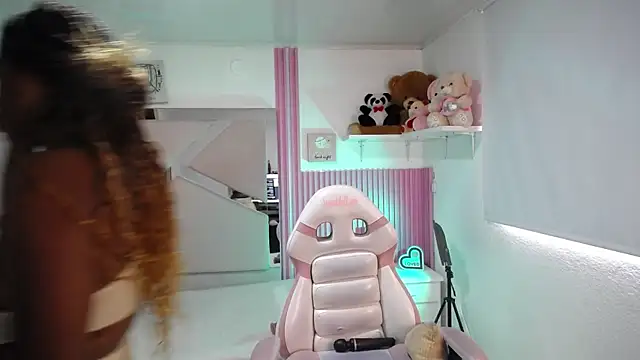 Snapshot of Ebony_rizon chatting on 04/08/26, 01:00 Ebony rizon online show from 04/08/26, 01:00