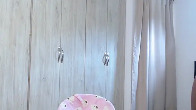 Snapshot of jax_f00x chatting on 04/15/26, 07:43 jax f00x online show from 04/15/26, 07:43