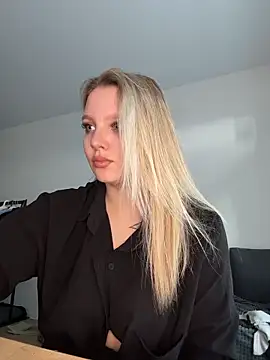 Snapshot of bettyloveu chatting on 03/26/26, 11:05 bettyloveu online show from 03/26/26, 11:05