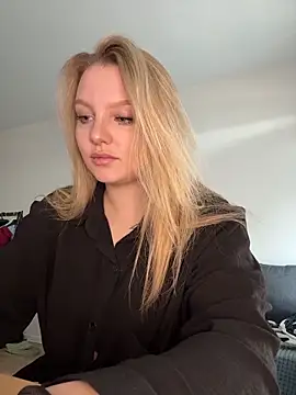 Snapshot of bettyloveu chatting on 03/31/26, 11:10 bettyloveu online show from 03/31/26, 11:10