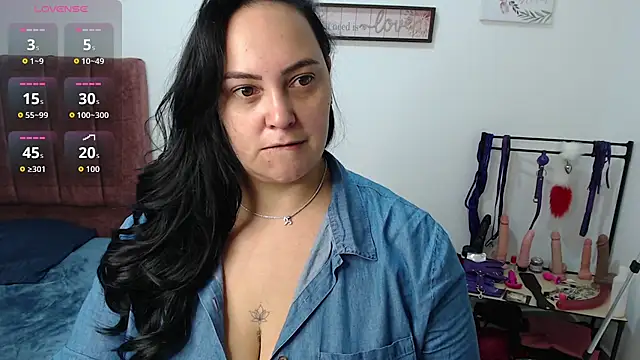 Snapshot of Veroniicabbw_ chatting on 03/31/26, 01:22 Veroniicabbw online show from 03/31/26, 01:22