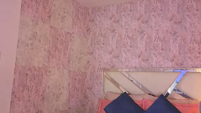 april summer  online show from 04/04/26, 08:50