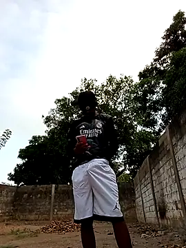 spittingpig1 online show from 03/25/26, 12:00