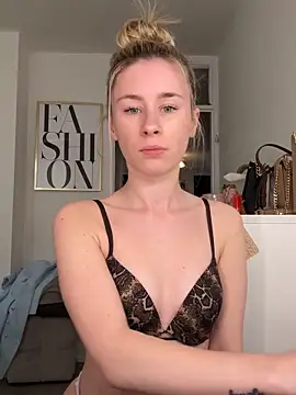 GoldenHoney online show from 04/12/26, 05:18