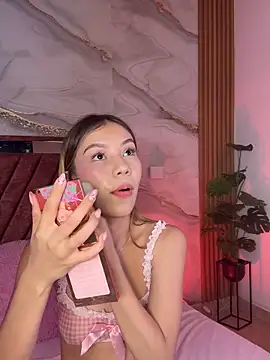 sofi naughty   online show from 04/12/26, 02:49