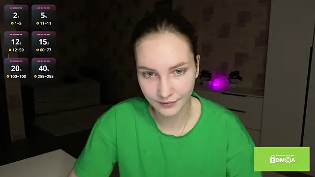 Snapshot of SamellaFlugum chatting on 04/14/26, 06:25 SamellaFlugum online show from 04/14/26, 06:25