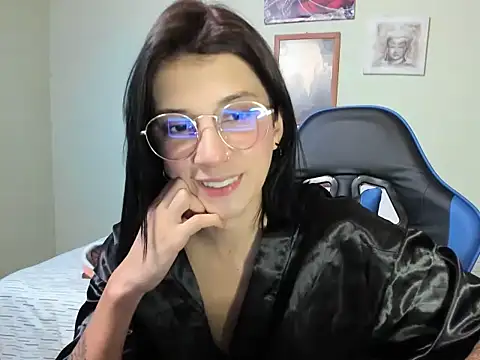 EvelinSerrato444 online show from 04/17/26, 12:46