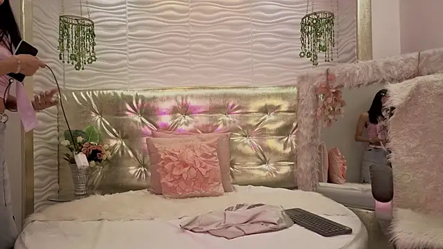 MaddyCooper  online show from 04/15/26, 07:58