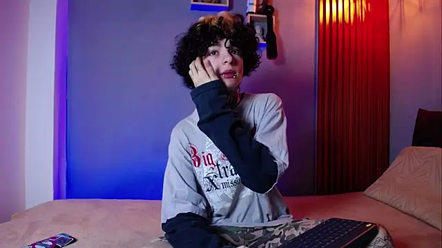 JuneBlake  online show from 03/19/26, 01:48