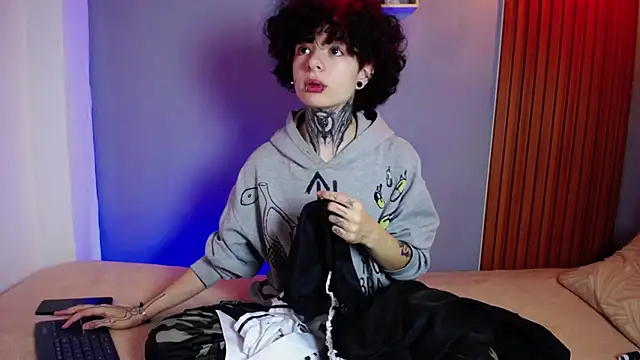 JuneBlake  online show from 03/31/26, 01:55