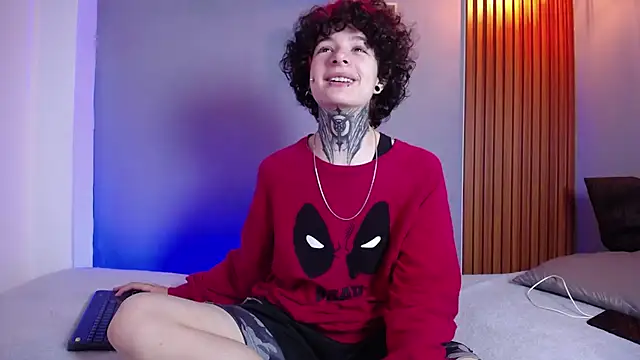 JuneBlake  online show from 04/10/26, 01:49