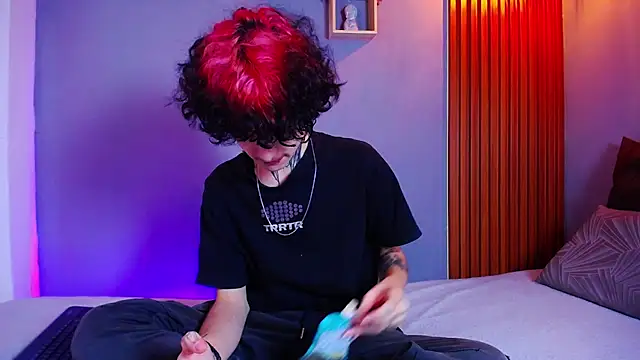 JuneBlake  online show from 04/17/26, 02:53