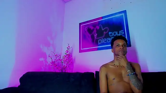 Snapshot of Boys_xxx_ chatting on 03/15/26, 05:13 Boys xxx online show from 03/15/26, 05:13