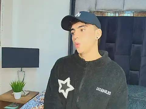 Snapshot of Brax_Valencia chatting on 03/27/26, 03:34 Brax Valencia online show from 03/27/26, 03:34