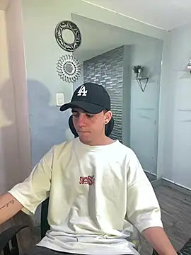 Snapshot of Brax_Valencia chatting on 03/31/26, 01:44 Brax Valencia online show from 03/31/26, 01:44