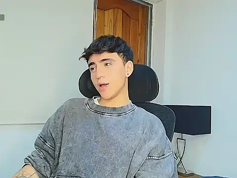 Snapshot of Brax_Valencia chatting on 04/08/26, 01:44 Brax Valencia online show from 04/08/26, 01:44