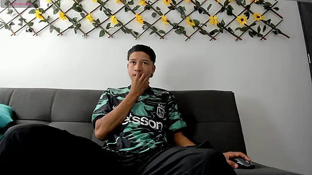 thiago bigcock 1 online show from 03/24/26, 12:54