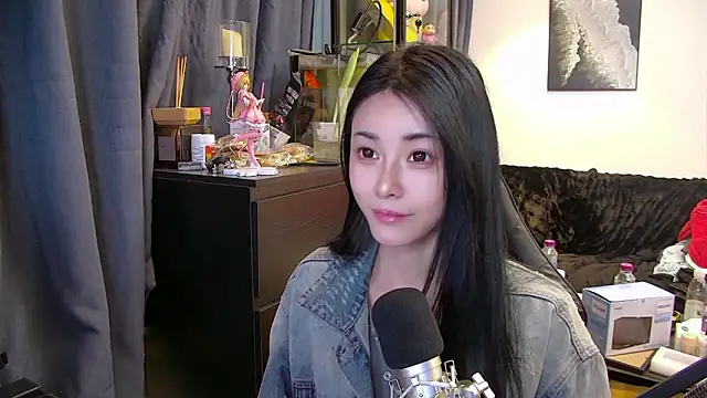 Snapshot of XiaoYuBao- chatting on 03/13/26, 07:48 XiaoYuBao- online show from 03/13/26, 07:48